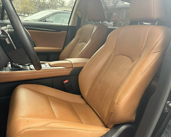 Черный Лексус РХ, объемом двигателя 2 л и пробегом 30 тыс. км за 50900 $, фото 7 на Automoto.ua