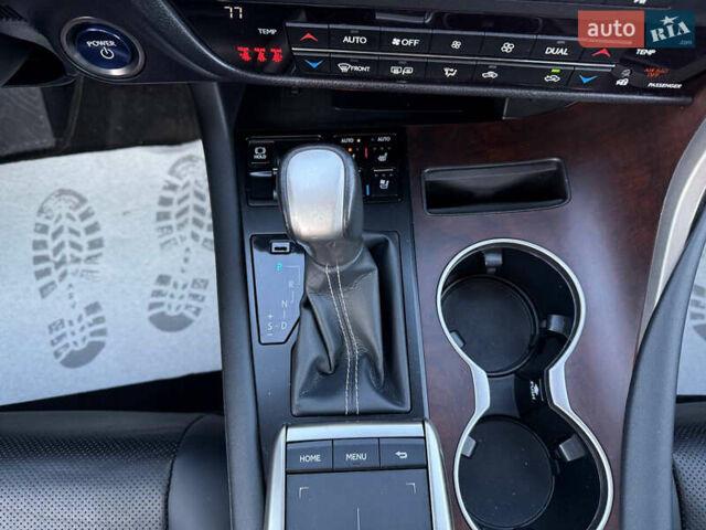 Черный Лексус РХ, объемом двигателя 3.46 л и пробегом 61 тыс. км за 49500 $, фото 22 на Automoto.ua