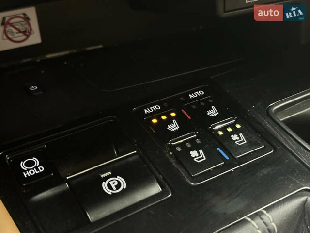Черный Лексус РХ, объемом двигателя 2 л и пробегом 30 тыс. км за 50900 $, фото 18 на Automoto.ua