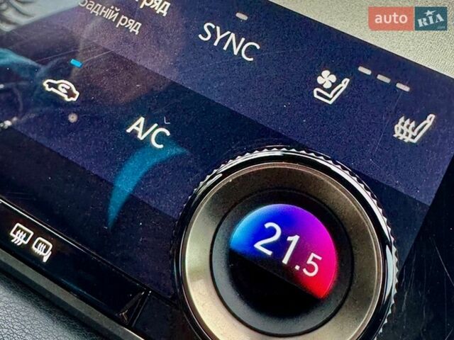 Черный Лексус РХ, объемом двигателя 2.4 л и пробегом 85 тыс. км за 59500 $, фото 102 на Automoto.ua