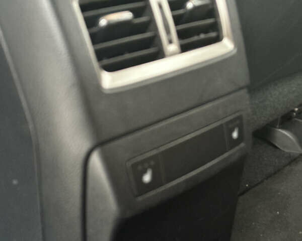 Черный Лексус РХ, объемом двигателя 2 л и пробегом 30 тыс. км за 50900 $, фото 10 на Automoto.ua