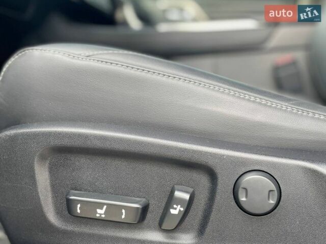 Черный Лексус РХ, объемом двигателя 3.46 л и пробегом 39 тыс. км за 57500 $, фото 9 на Automoto.ua