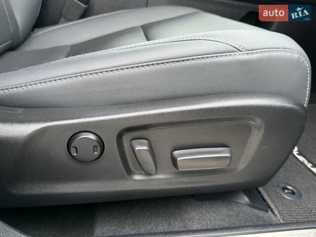 Чорний Лексус РХ, об'ємом двигуна 3.5 л та пробігом 70 тис. км за 46500 $, фото 35 на Automoto.ua