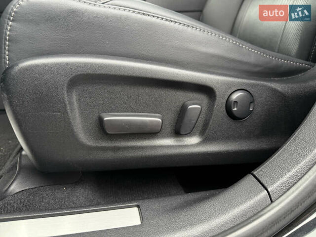 Черный Лексус РХ, объемом двигателя 3.46 л и пробегом 61 тыс. км за 53900 $, фото 41 на Automoto.ua