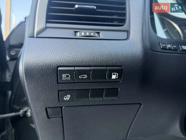 Черный Лексус РХ, объемом двигателя 3.46 л и пробегом 61 тыс. км за 51500 $, фото 27 на Automoto.ua