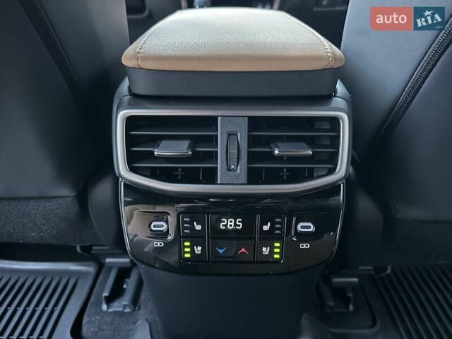 Чорний Лексус РХ, об'ємом двигуна 2.39 л та пробігом 25 тис. км за 69700 $, фото 54 на Automoto.ua