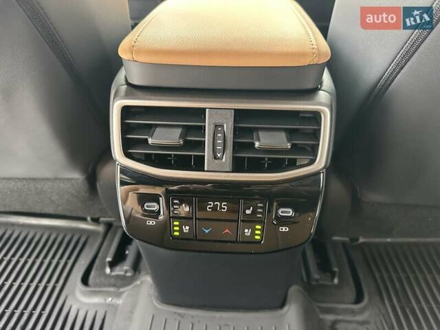 Чорний Лексус РХ, об'ємом двигуна 2.39 л та пробігом 25 тис. км за 68700 $, фото 60 на Automoto.ua