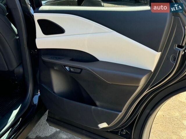Черный Лексус РХ, объемом двигателя 2.4 л и пробегом 23 тыс. км за 51990 $, фото 22 на Automoto.ua
