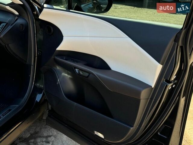 Черный Лексус РХ, объемом двигателя 2.4 л и пробегом 23 тыс. км за 51990 $, фото 24 на Automoto.ua