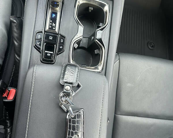 Черный Лексус РХ, объемом двигателя 2.39 л и пробегом 49 тыс. км за 59000 $, фото 19 на Automoto.ua