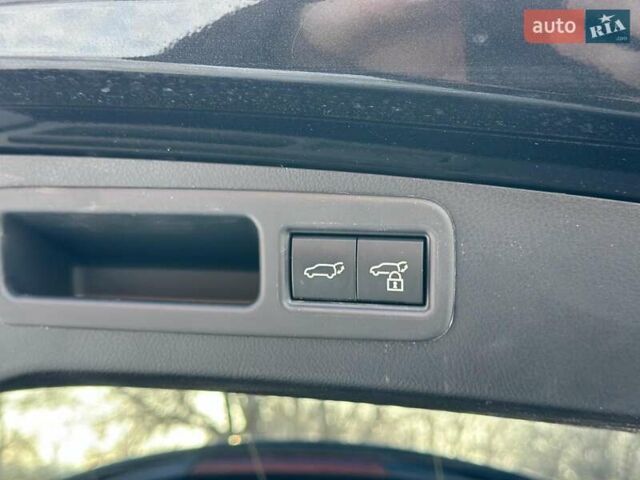 Чорний Лексус РХ, об'ємом двигуна 2.4 л та пробігом 20 тис. км за 54990 $, фото 43 на Automoto.ua