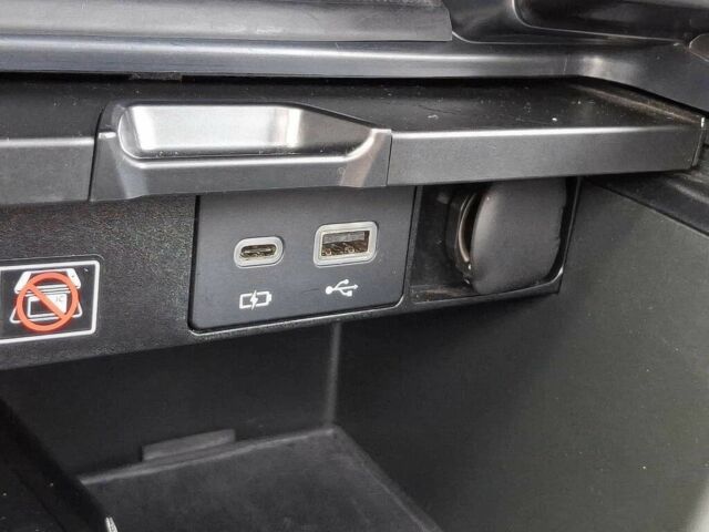 Чорний Лексус РХ, об'ємом двигуна 2.4 л та пробігом 13 тис. км за 29000 $, фото 8 на Automoto.ua