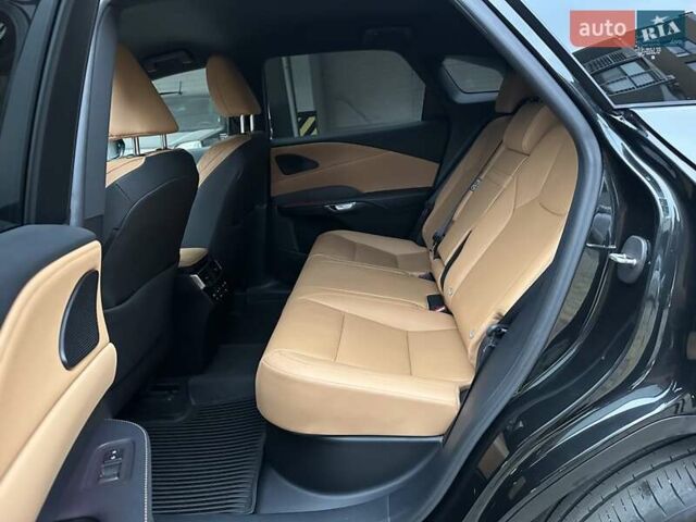 Черный Лексус РХ, объемом двигателя 2.39 л и пробегом 25 тыс. км за 69900 $, фото 39 на Automoto.ua