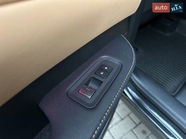 Черный Лексус РХ, объемом двигателя 2.39 л и пробегом 25 тыс. км за 68500 $, фото 62 на Automoto.ua