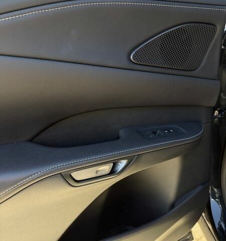 Чорний Лексус РХ, об'ємом двигуна 2.49 л та пробігом 12 тис. км за 75000 $, фото 35 на Automoto.ua