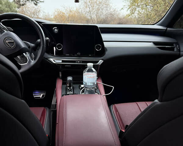 Чорний Лексус РХ, об'ємом двигуна 2.39 л та пробігом 33 тис. км за 60000 $, фото 19 на Automoto.ua