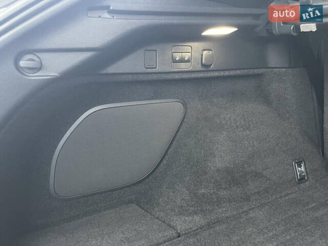 Черный Лексус РХ, объемом двигателя 2.4 л и пробегом 78 тыс. км за 63500 $, фото 32 на Automoto.ua