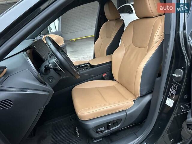 Чорний Лексус РХ, об'ємом двигуна 2.39 л та пробігом 25 тис. км за 69700 $, фото 45 на Automoto.ua