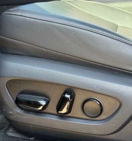 Чорний Лексус РХ, об'ємом двигуна 2.49 л та пробігом 12 тис. км за 75000 $, фото 24 на Automoto.ua