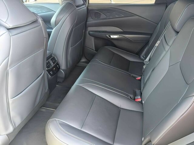 Лексус РХ 2023 у Львові на Automoto.ua Чорний Лексус РХ, об'ємом двигуна 2.4 л та пробігом 24 тис. км за 28992 $, фото 13 на Automoto.ua