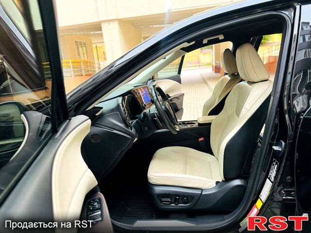 Чорний Лексус РХ, об'ємом двигуна 2.4 л та пробігом 36 тис. км за 64500 $, фото 5 на Automoto.ua