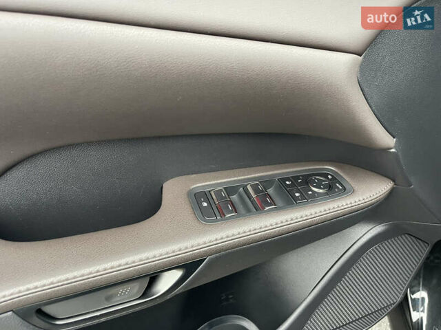 Черный Лексус РХ, объемом двигателя 2.4 л и пробегом 78 тыс. км за 63500 $, фото 25 на Automoto.ua