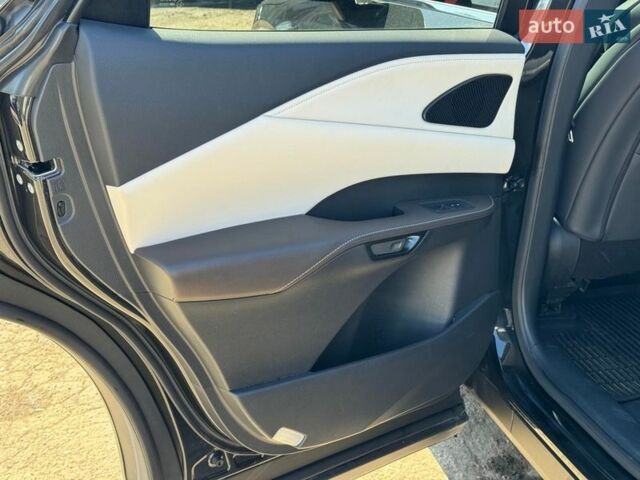 Черный Лексус РХ, объемом двигателя 2.4 л и пробегом 23 тыс. км за 51990 $, фото 18 на Automoto.ua