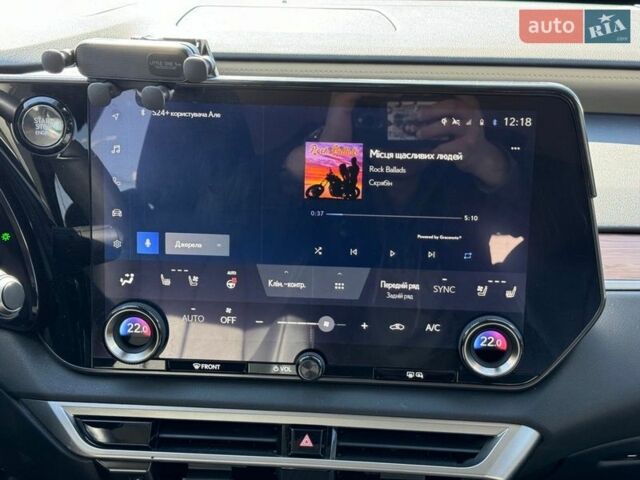 Черный Лексус РХ, объемом двигателя 2.4 л и пробегом 23 тыс. км за 51990 $, фото 31 на Automoto.ua