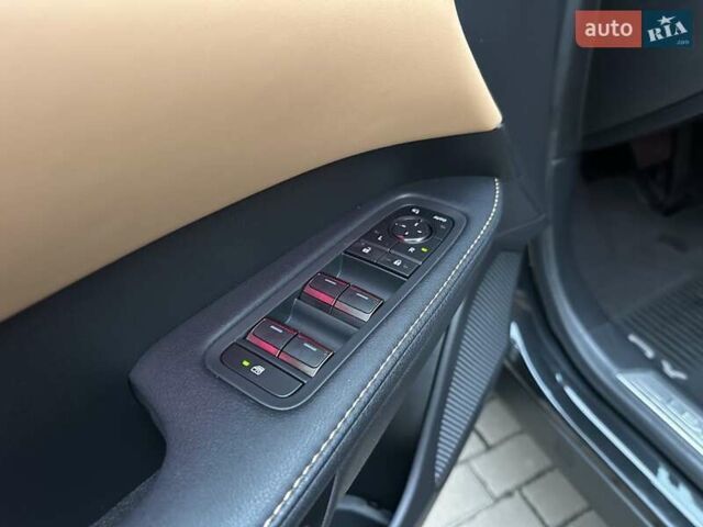 Черный Лексус РХ, объемом двигателя 2.39 л и пробегом 25 тыс. км за 69900 $, фото 63 на Automoto.ua