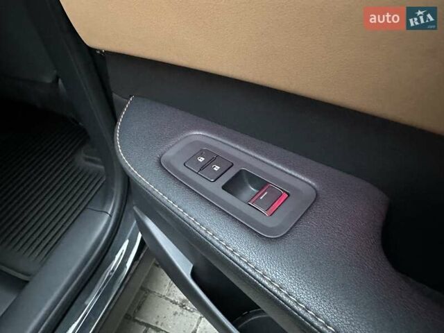 Чорний Лексус РХ, об'ємом двигуна 2.39 л та пробігом 25 тис. км за 69700 $, фото 59 на Automoto.ua