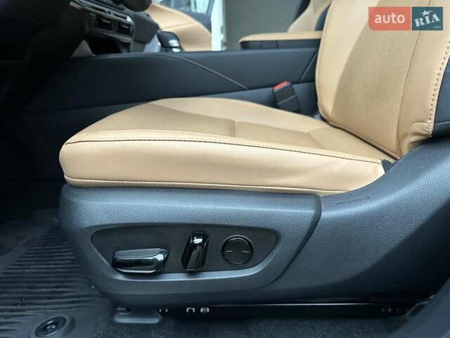 Черный Лексус РХ, объемом двигателя 2.39 л и пробегом 25 тыс. км за 69900 $, фото 47 на Automoto.ua