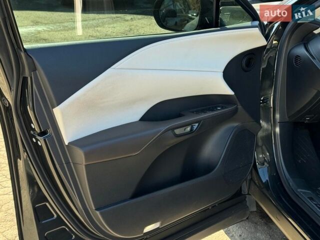 Черный Лексус РХ, объемом двигателя 2.4 л и пробегом 23 тыс. км за 51990 $, фото 12 на Automoto.ua