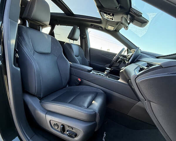 Черный Лексус РХ, объемом двигателя 2.5 л и пробегом 18 тыс. км за 85000 $, фото 7 на Automoto.ua