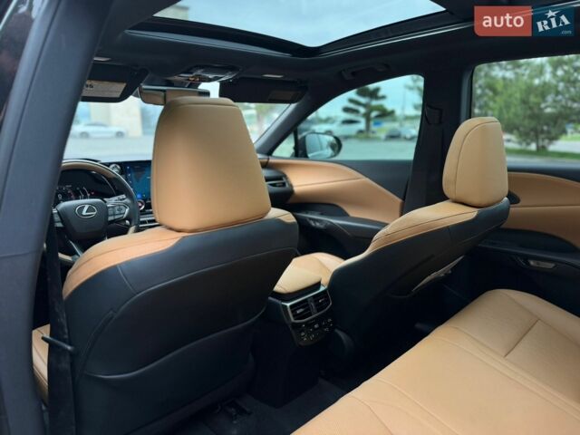 Чорний Лексус РХ, об'ємом двигуна 2.5 л та пробігом 20 тис. км за 57600 $, фото 30 на Automoto.ua