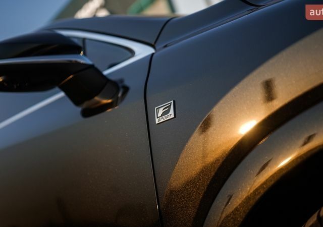 Черный Лексус РХ, объемом двигателя 2.5 л и пробегом 19 тыс. км за 83700 $, фото 5 на Automoto.ua