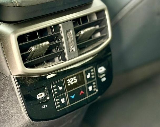 Чорний Лексус РХ, об'ємом двигуна 2.5 л та пробігом 20 тис. км за 77777 $, фото 12 на Automoto.ua