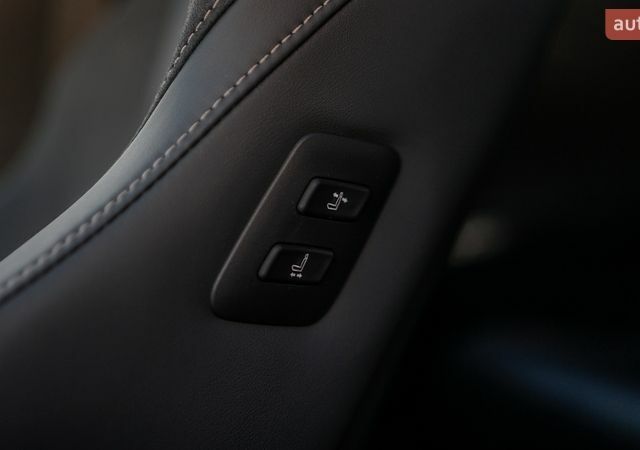 Черный Лексус РХ, объемом двигателя 2.5 л и пробегом 19 тыс. км за 83700 $, фото 43 на Automoto.ua