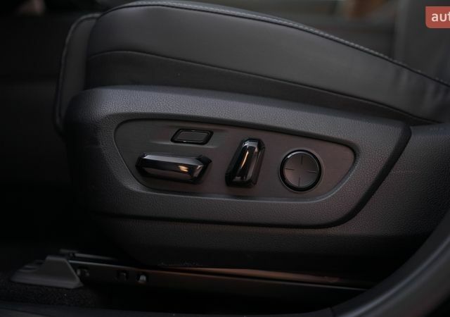 Черный Лексус РХ, объемом двигателя 2.5 л и пробегом 19 тыс. км за 83700 $, фото 35 на Automoto.ua