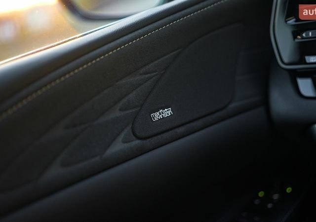 Черный Лексус РХ, объемом двигателя 2.5 л и пробегом 19 тыс. км за 83700 $, фото 23 на Automoto.ua