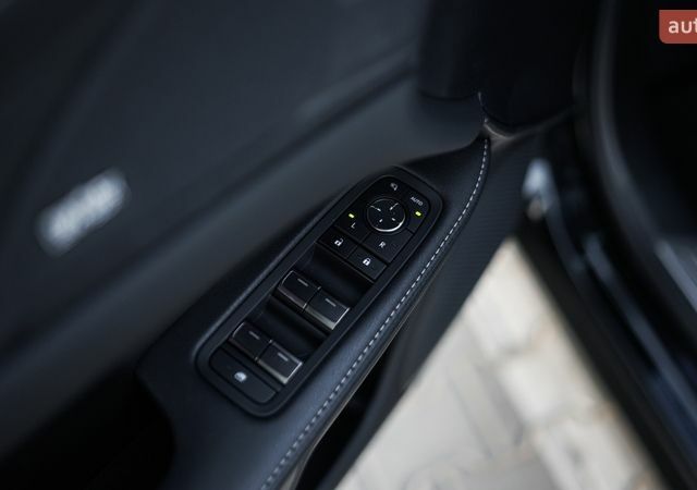 Черный Лексус РХ, объемом двигателя 2.5 л и пробегом 19 тыс. км за 83700 $, фото 36 на Automoto.ua