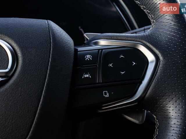 Чорний Лексус РХ, об'ємом двигуна 2.4 л та пробігом 60 тис. км за 74000 $, фото 78 на Automoto.ua