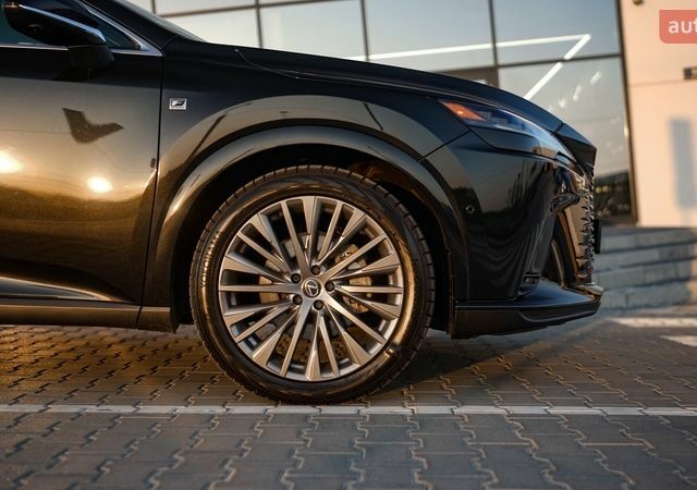 Черный Лексус РХ, объемом двигателя 2.5 л и пробегом 19 тыс. км за 83700 $, фото 2 на Automoto.ua