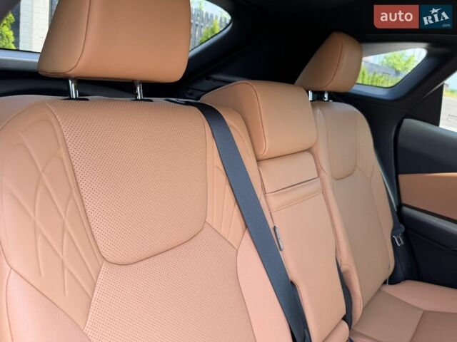 Чорний Лексус РХ, об'ємом двигуна 2.5 л та пробігом 27 тис. км за 59900 $, фото 43 на Automoto.ua