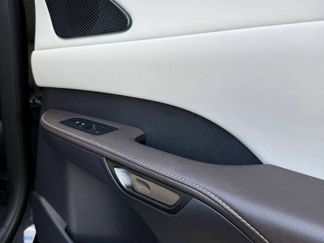 Черный Лексус РХ, объемом двигателя 2.39 л и пробегом 46 тыс. км за 52000 $, фото 24 на Automoto.ua