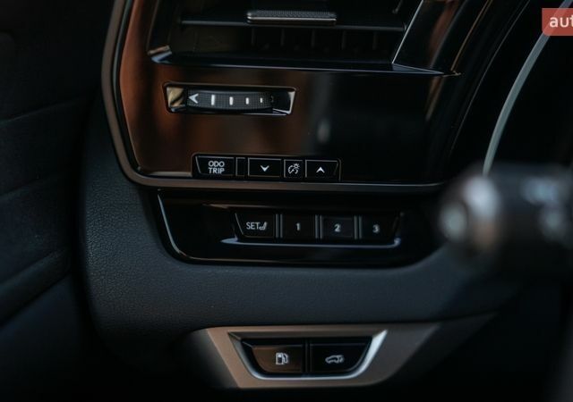 Черный Лексус РХ, объемом двигателя 2.5 л и пробегом 19 тыс. км за 83700 $, фото 24 на Automoto.ua