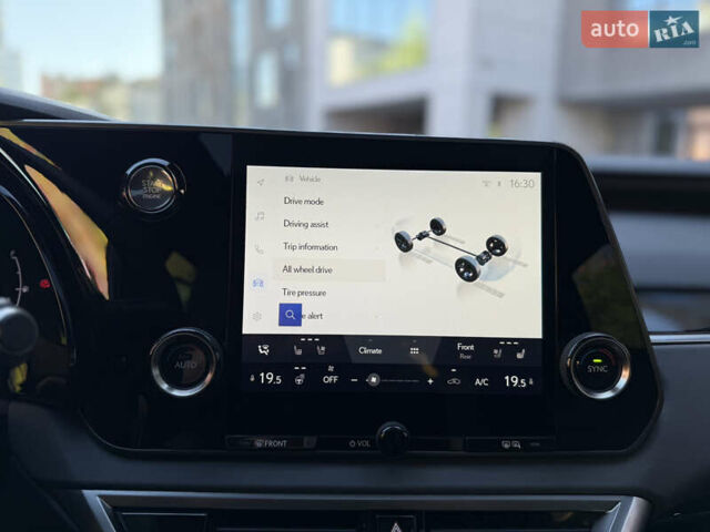 Чорний Лексус РХ, об'ємом двигуна 2.4 л та пробігом 20 тис. км за 54999 $, фото 33 на Automoto.ua