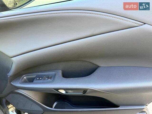 Чорний Лексус РХ, об'ємом двигуна 2.4 л та пробігом 15 тис. км за 65999 $, фото 18 на Automoto.ua