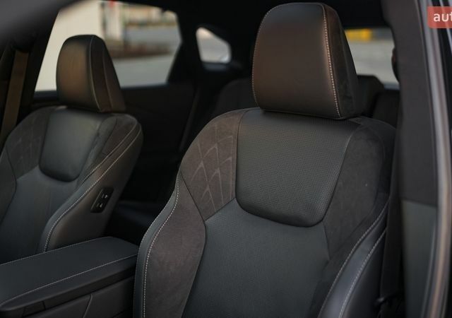 Черный Лексус РХ, объемом двигателя 2.5 л и пробегом 19 тыс. км за 83700 $, фото 33 на Automoto.ua