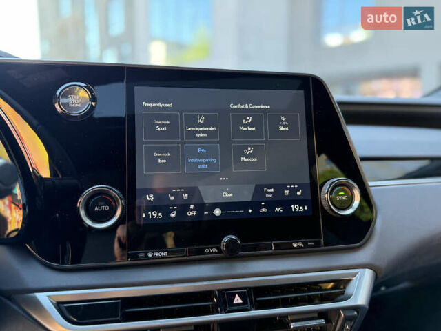 Черный Лексус РХ, объемом двигателя 2.4 л и пробегом 20 тыс. км за 54999 $, фото 23 на Automoto.ua