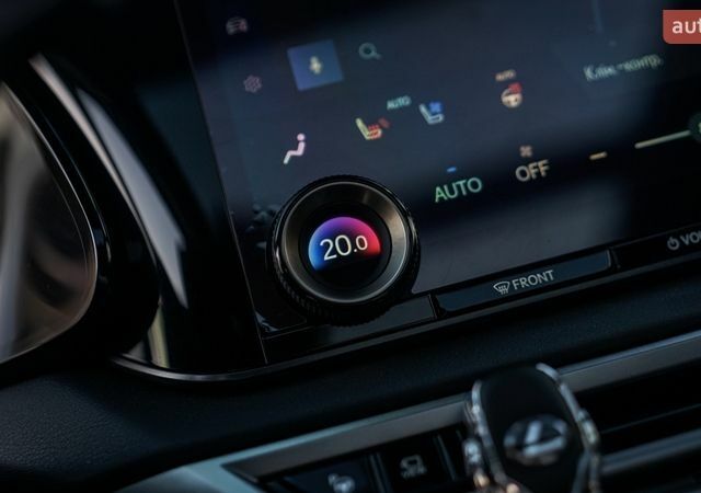 Черный Лексус РХ, объемом двигателя 2.5 л и пробегом 19 тыс. км за 83700 $, фото 44 на Automoto.ua